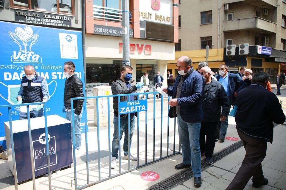 55 BİN MASKE DAĞITILDI