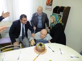 ENGELLİ ÖĞRENCİYE DOĞUM GÜNÜ SÜRPRİZİ
