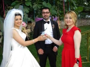 “Düğünde 1000 Avrupa Ladini Fidanı Dağıtımı Yapıldı” Nikâh Şekeri Yerine Fidan