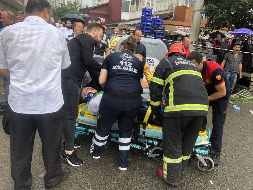 Yolcu Otobüsü İle Minibüs Çarpıştı: 3 Ölü, 11 Yaralı
