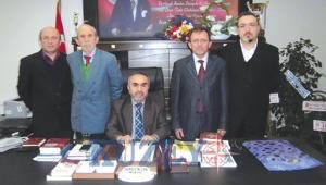 FATİMATÜ'Z-ZEHRA DERNEĞİ MÜFTÜ HÜSEYİN CAN'I ZİYARET ETTİ