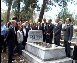 NAZMİYE KOMİTOĞLU MEZARI BAŞINDA ANILDI