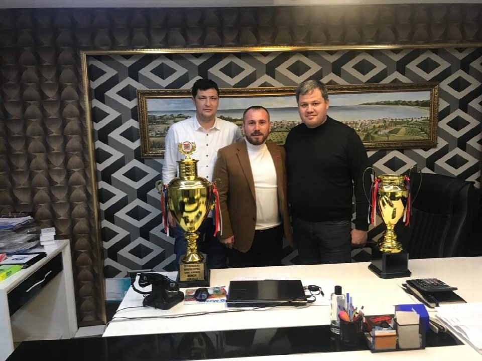Başarılı Pilot Felek’e sponsor oldular