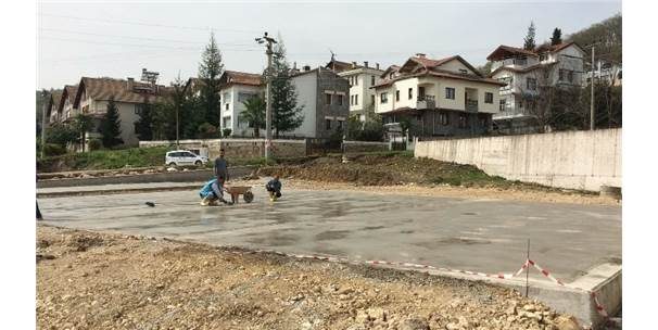 Belediye basketbol sahası yapıyor