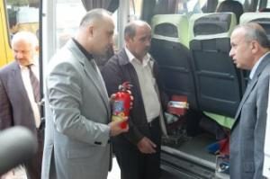 KAYMAKAM YURDAER OKUL SERVİSLERİNİ DENETLEDİ