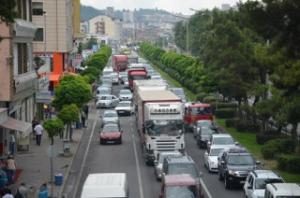 FATSA'DAN 3 GÜNDE 150 BİN ARAÇ GEÇTİ