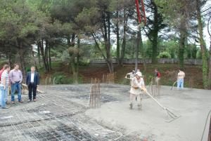HUZUREVİ İNŞAATINDA 2.KATIN BETONU ATILDI