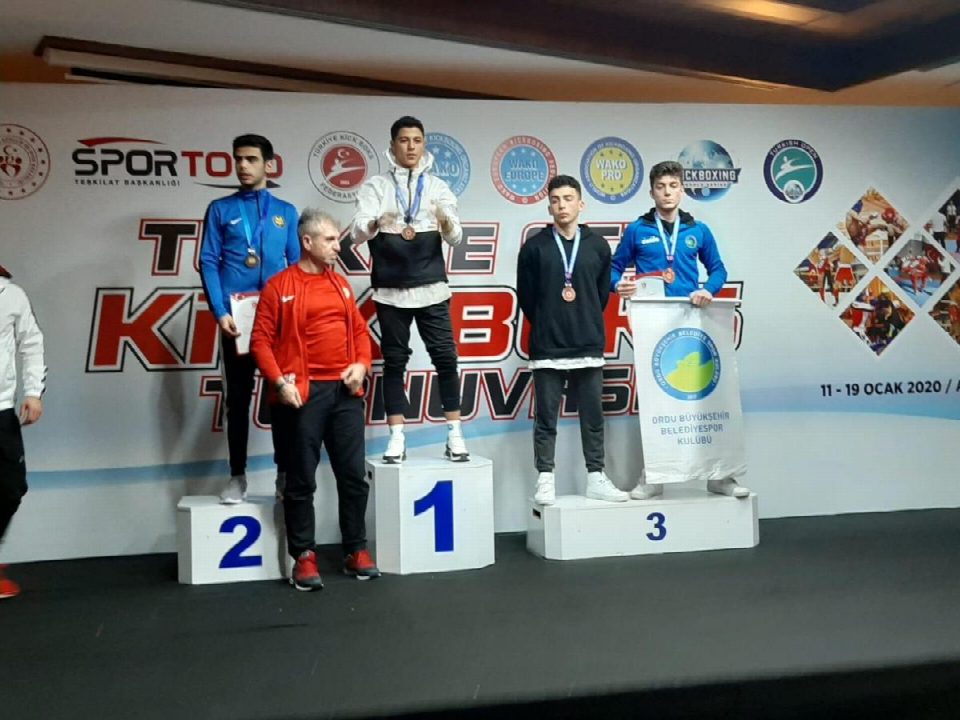 ORDU BÜYÜKŞEHİR BELEDİYE SPORCUSU KİCK BOKS’TA DERECE YAPTI