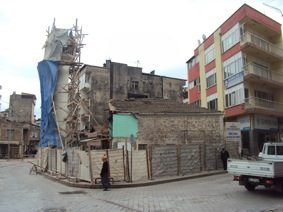 HACI HULUSİ BABA CAMİİ ONARIMI DEVAM EDİYOR