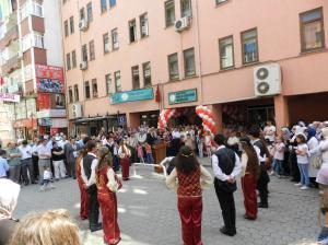 HEM Resim Sergisi Salonunu Açtı