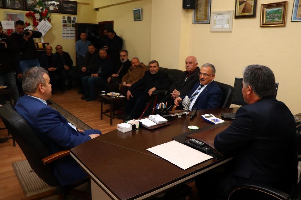 HİLMİ GÜLER: “BÜTÜN İLÇELERE EŞİT HİZMET GİDECEK”