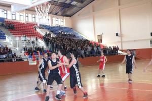 FATSA FEN LİSESİ GENÇ ERKEK BASKETBOL TAKIMI İLÇE BİRİNCİSİ OLDU