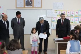 ÖĞRENCİLERİN KARNE HEYECANI