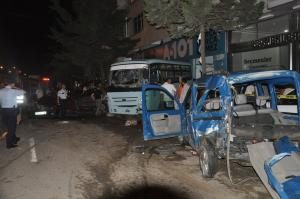 Trafik kazasında 1 kişi öldü 7 kişi yaralandı