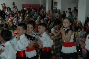 MERKEZ İLKÖĞRETİM OKULU ANA SINIFI ÖĞRENCİLERİ HÜNERLERİNİ SERGİLEDİ