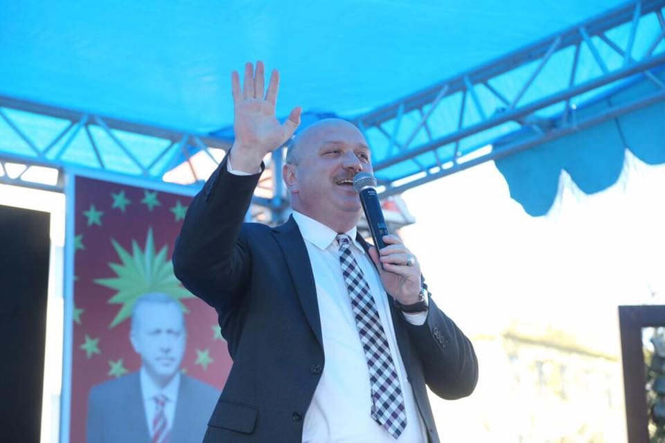 Meclis Tatilde, Metin Gündoğdu Sahada