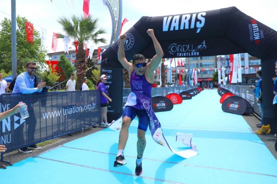 Milli sporcu Yusuf Efe Gündüz avrupa şampiyonası için İspanya'da