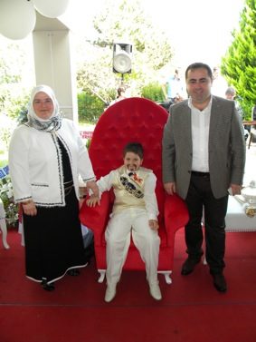Ahmet Akif Erkekliğe İlk Adımını Attı