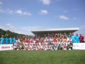 FUTBOL KÖYÜ KAMPINA 320 SPORCU KATILDI
