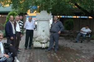 ÇEŞME KADERİNE TERK EDİLDİ VATANDAŞLAR TEPKİ GÖSTERDİ