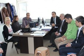 "ÖĞRETMENLERE ÇALIŞMALARINDA BAŞARILAR DİLİYORUM"