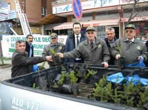 Orman İşletme Şefliği’nce vatandaşlara 2 bin fidan dağıtıldı