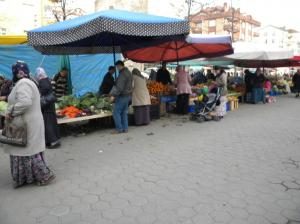 MARKETLER PAZARCIYI BİTME NOKTASINA GETİRDİ