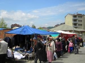 Kalabalık çok satış yok...
