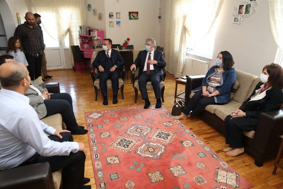 Kaymakam Yaran ve Başkan Kibar şehit aileleri ve gazileri ziyaret etti