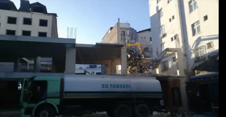 Yaygın Eğitim Merkezi yıkılıyor