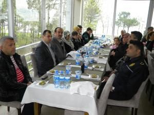 ŞEHİT AİLELERİNE YEMEK VERİLDİ