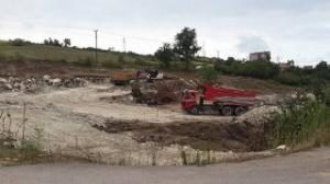 ECZACI İLHAN HAZİNEDAR İLKOKULU'NUN KAZI ÇALIŞMALARI BAŞLADI