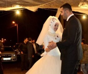 SONGÜL İLE UFUK'A MUTLULUKLAR
