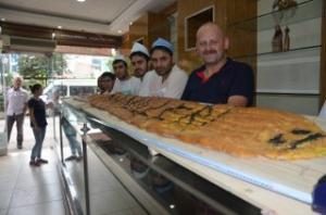 FATSA'DA 5 METRELİK DEV RAMAZAN PİDESİ