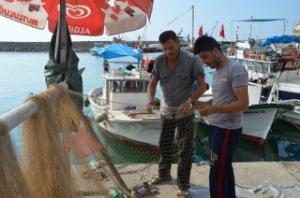 BALIKÇILAR VİRA BİSMİLLAH DEMEYE HAZIRLAR