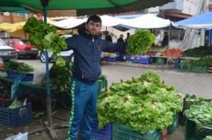 PAZARCI ÖLMÜŞ AĞLAYANI YOK!