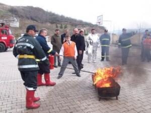 SİVİL SAVUNMA HAFTASI NEDENİYLE OKULLARDA YANGIN TATBİKATI YAPILDI