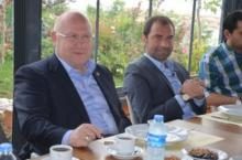 VEKİL İHSAN ŞENER GENÇ İŞ ADAMLARI İLE KAHVALTIDA BULUŞTU