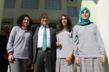 ÖĞRENCİLERİ VEKİL ÖDÜLLENDİRDİ
