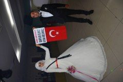 GELİN-DAMAT'DAN DÜĞÜNDE ANLAMLI MESAJ