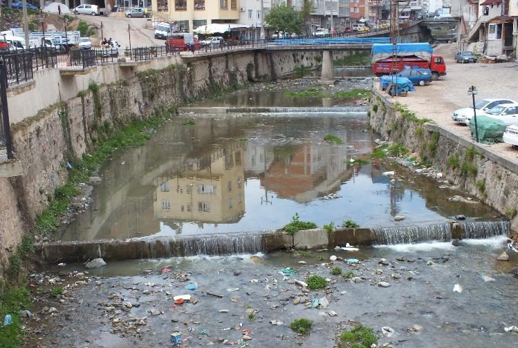 Elekçi Irmağı ıslah ediliyor