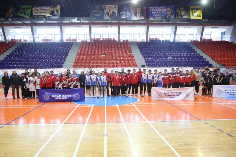 ORDU’DA YILDIZLAR BADMİNTON İL BİRİNCİLİĞİ TAMAMLANDI