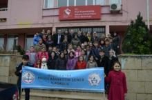 ÖĞRENCİLERDEN YURTTA KALAN ÇOCUKLARA ZİYARET