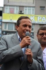 HALKIMIN EMRİNDE VE HİZMETİNDEYİM