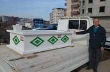 KAMYONETİN ÜZERİNDE MEZAR