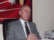 CHP İlçe Başkanı Yüksel Pekbüyük; "Carrefour mağazası çevresindeki küçük esnaflara çok büyük zararlar verecektir"